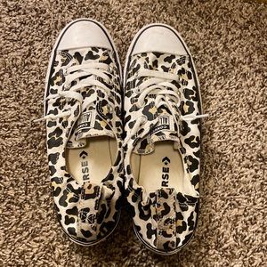 Woman’s size 10 converse